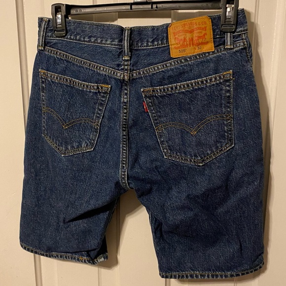 Levi 505 Shorts - Picture 5 of 9